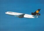 1988 Lufthansa McDonnell Douglas DC-10 Cruising Postcard (2)